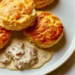 Light & Fluffy Southern Biscuits with Creamy Gravy 5 Light & Fluffy Southern Biscuits with Creamy Gravy - Southern Raised Biscuits with Spicy Sausage Cream Gravy midia