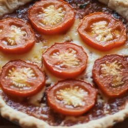 Southern-Style Tomato Pie with a Buttery Crust 7 Southern-Style Tomato Pie with a Buttery Crust - Southern Style Tomato Pie with a Buttery Crust midia