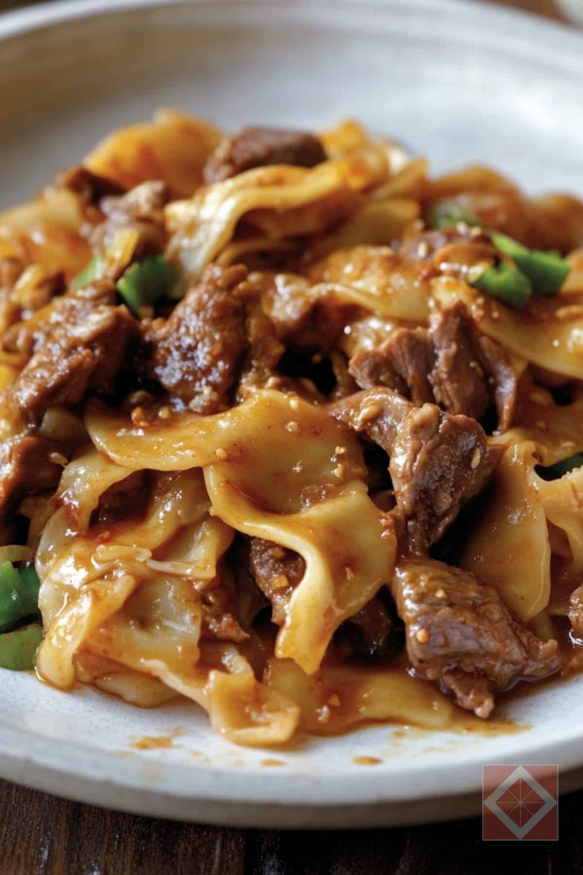 Spicy Noodles Recipe With a Bold Chinese Beef Sauce 3 Spicy Noodles Recipe With a Bold Chinese Beef Sauce - Spicy Noodles Recipe With a Bold Chinese Beef Sauce pin 1 midia
