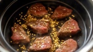 Steak Tips with Garlic Butter Air Fryer Recipe for a Hassle-Free Carnivore Meal 1 Steak Tips with Garlic Butter Air Fryer Recipe for a Hassle-Free Carnivore Meal - Steak Tips with Garlic Butter midia