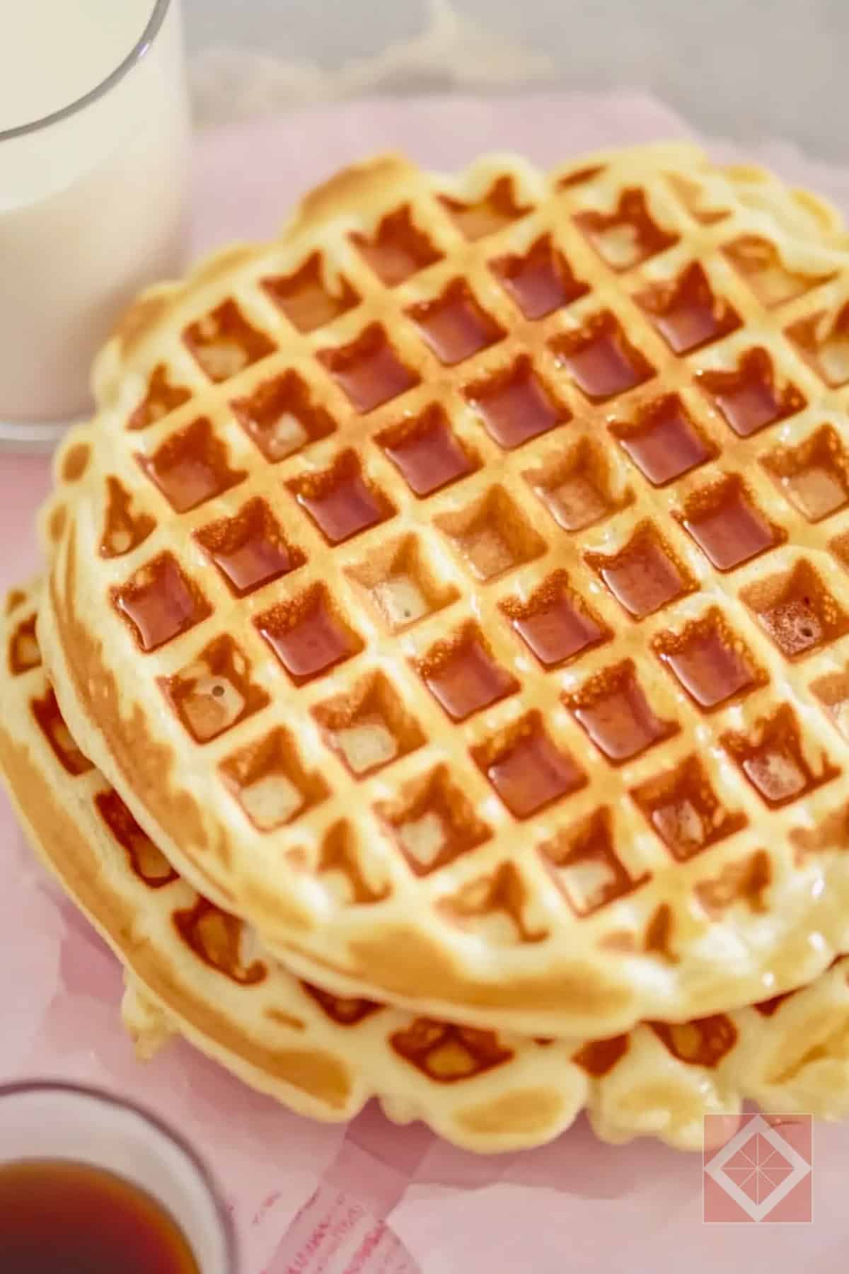 Sunday Waffles Recipe for a Golden, Buttery Treat 3 Sunday Waffles Recipe for a Golden, Buttery Treat - Sunday Waffles pin 1 midia