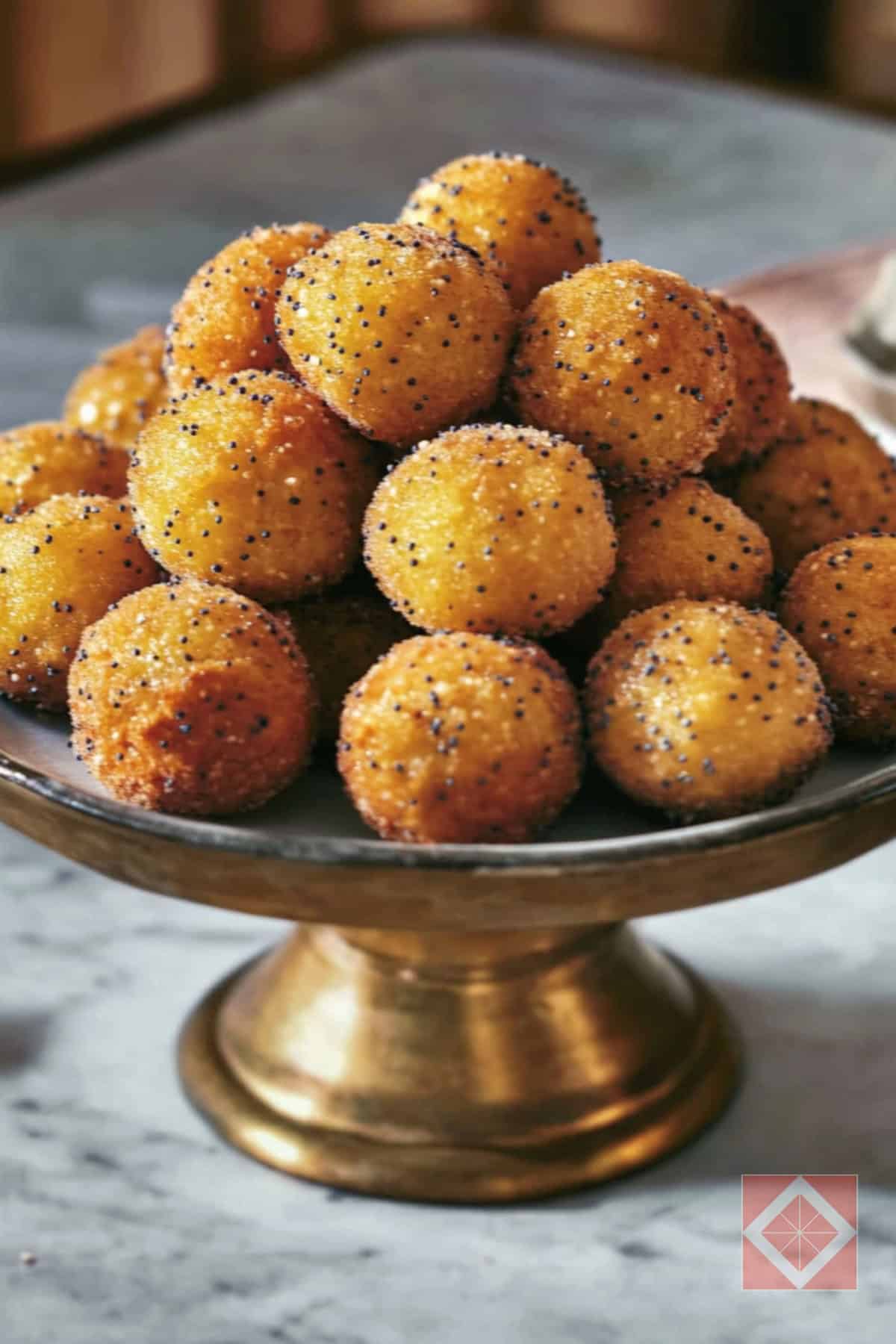 11 Old Recipes from the Ancient World That Still Deserve a Spot on Your Table 8 11 Old Recipes from the Ancient World That Still Deserve a Spot on Your Table - Sweet Treat Globi Recipe pin 2 midia