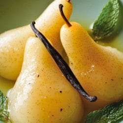 White Wine-Poached Pears for Two One-Pot Recipe for a Light Dessert 4 White Wine-Poached Pears for Two One-Pot Recipe for a Light Dessert - Wine Poached Pears midia