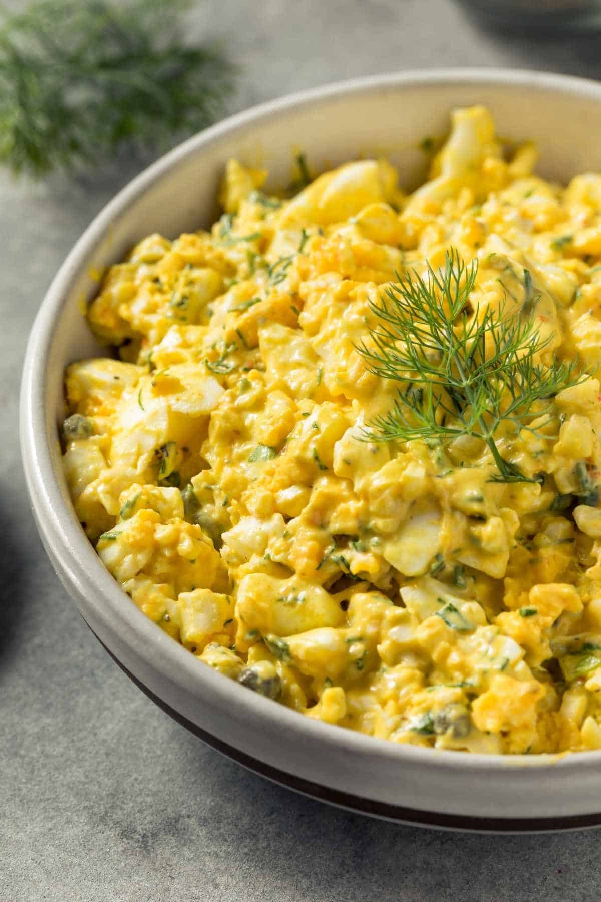 Why Egg Salad with Low-Carb Crackers Deserves a Spot in Your Weekly Rotation 3 Why Egg Salad with Low-Carb Crackers Deserves a Spot in Your Weekly Rotation - egg salad ss2173677103 dnoh