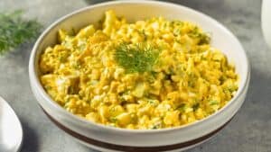 Why Egg Salad with Low-Carb Crackers Deserves a Spot in Your Weekly Rotation 1 Why Egg Salad with Low-Carb Crackers Deserves a Spot in Your Weekly Rotation - egg salad ss2173677161 dnoh