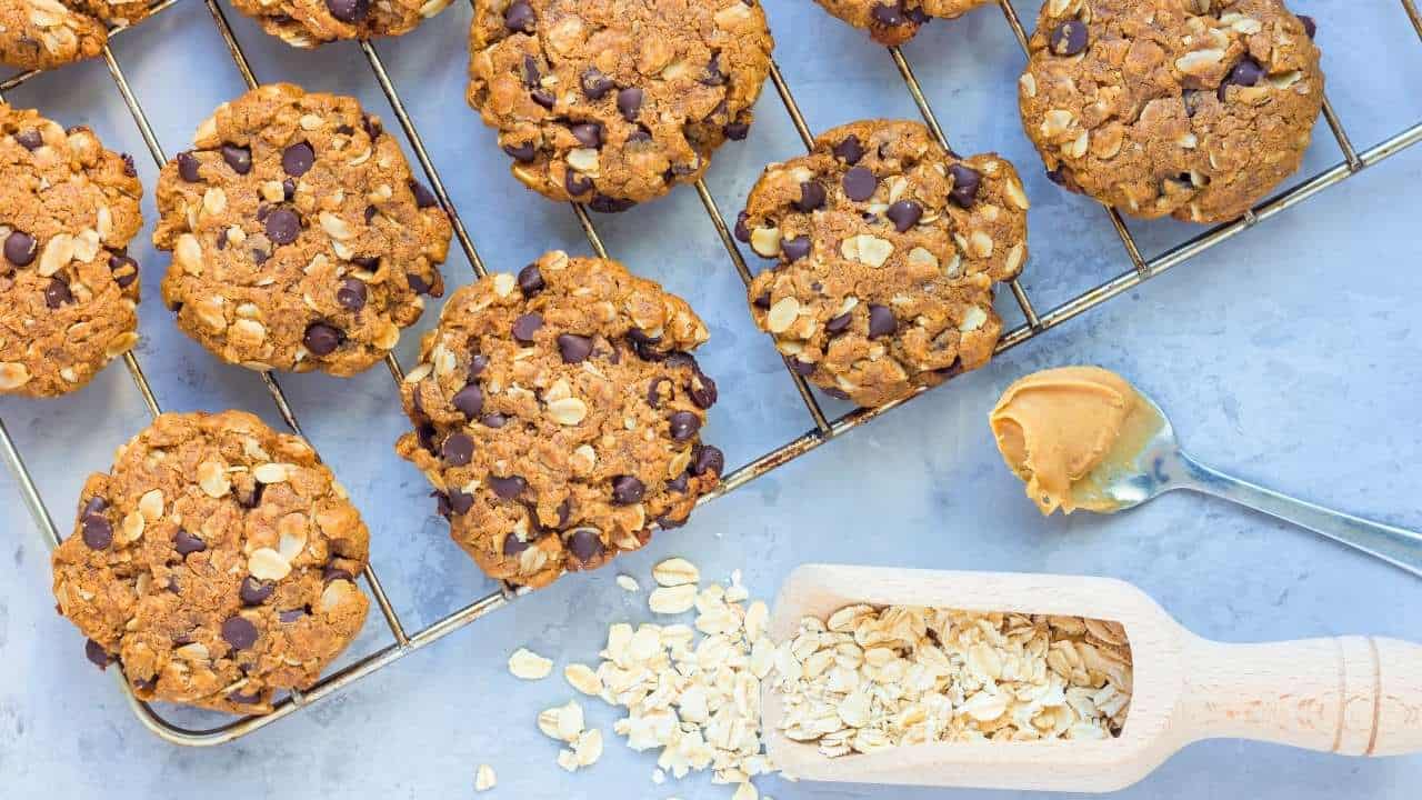 Healthy Peanut Butter Oatmeal Chocolate Chip Cookies (Soft & Chewy!) 5 Healthy Peanut Butter Oatmeal Chocolate Chip Cookies (Soft & Chewy!) - peanut butter oatmeal chocolate chip cookies ss554867764 dnoh