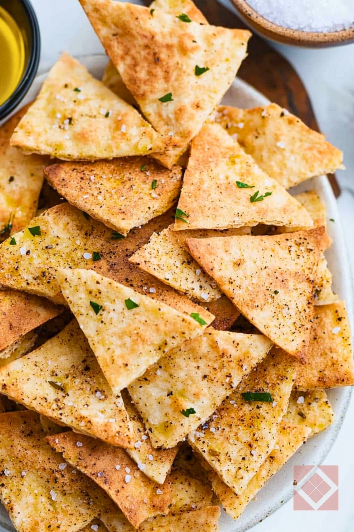 Golden Baked Pita Chips You Can’t Stop Snacking On 3 Golden Baked Pita Chips You Can’t Stop Snacking On - Baked Pita Chips pin 1 midia