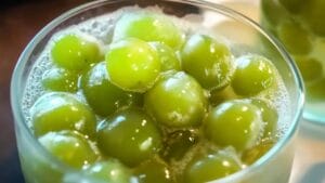 TikTok’s Boozy Grape Recipe You Need This Weekend 1 TikTok’s Boozy Grape Recipe You Need This Weekend - Boozy Grape midia