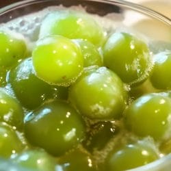 TikTok’s Boozy Grape Recipe You Need This Weekend 6 TikTok’s Boozy Grape Recipe You Need This Weekend - Boozy Grape midia