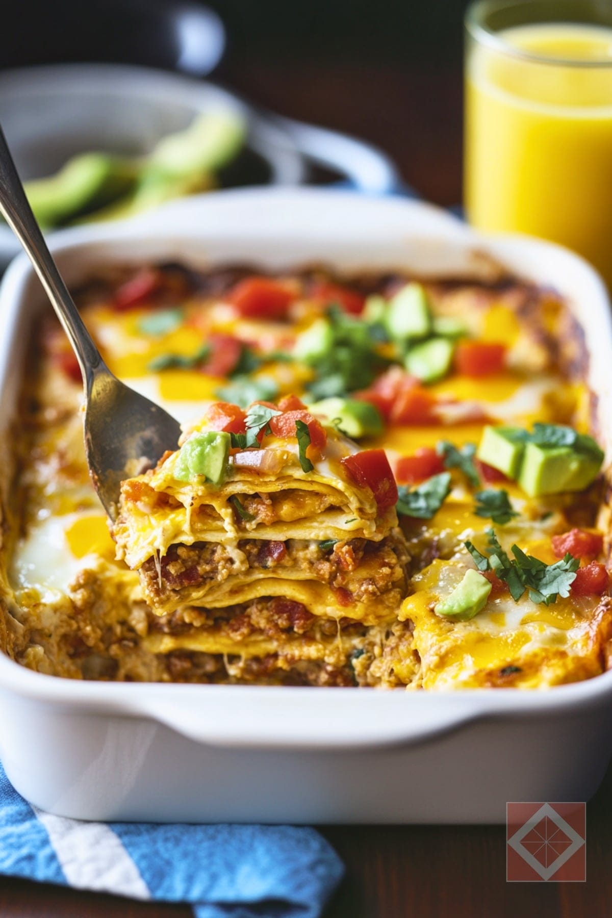 Family-Friendly Cheesy Southwest Breakfast Casserole 3 Family-Friendly Cheesy Southwest Breakfast Casserole - Cheesy Southwest Breakfast Casserole pin 2 midia