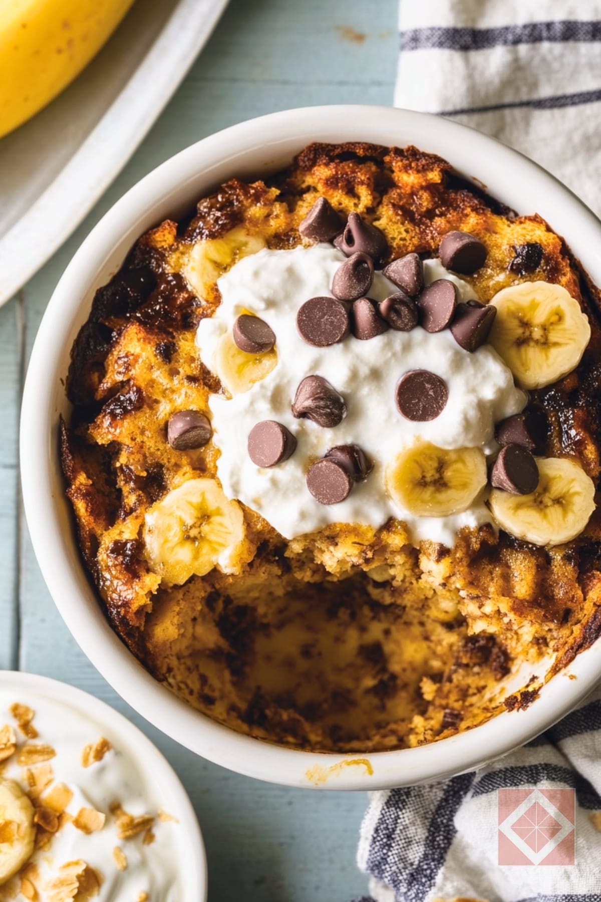 A Healthier Banana Bread Pudding That Still Feels Like a Treat 3 A Healthier Banana Bread Pudding That Still Feels Like a Treat - Chocolate Chip Coconut Banana Bread Pudding pin 1 midia
