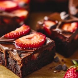 Dangerously Fudgy Brownies with a Juicy Upgrade 5 Dangerously Fudgy Brownies with a Juicy Upgrade - Chocolate Covered Strawberry Brownies midia