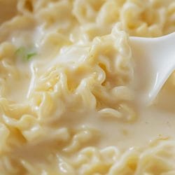 Easy TikTok Recipe Hack That Upgrades Ramen Fast 5 Easy TikTok Recipe Hack That Upgrades Ramen Fast - Creamy Ramen midia