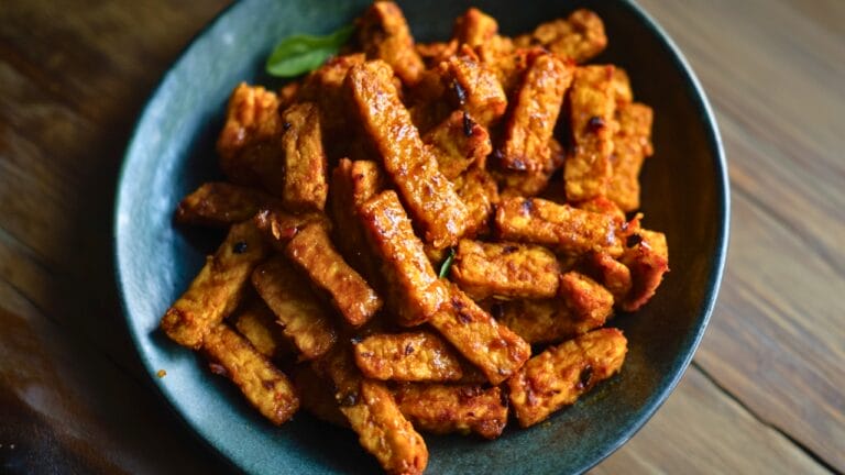 Date Night Recipe for Two: Spicy Crispy Tempeh 1 Date Night Recipe for Two: Spicy Crispy Tempeh - Crispy Tempeh with Sambal midia