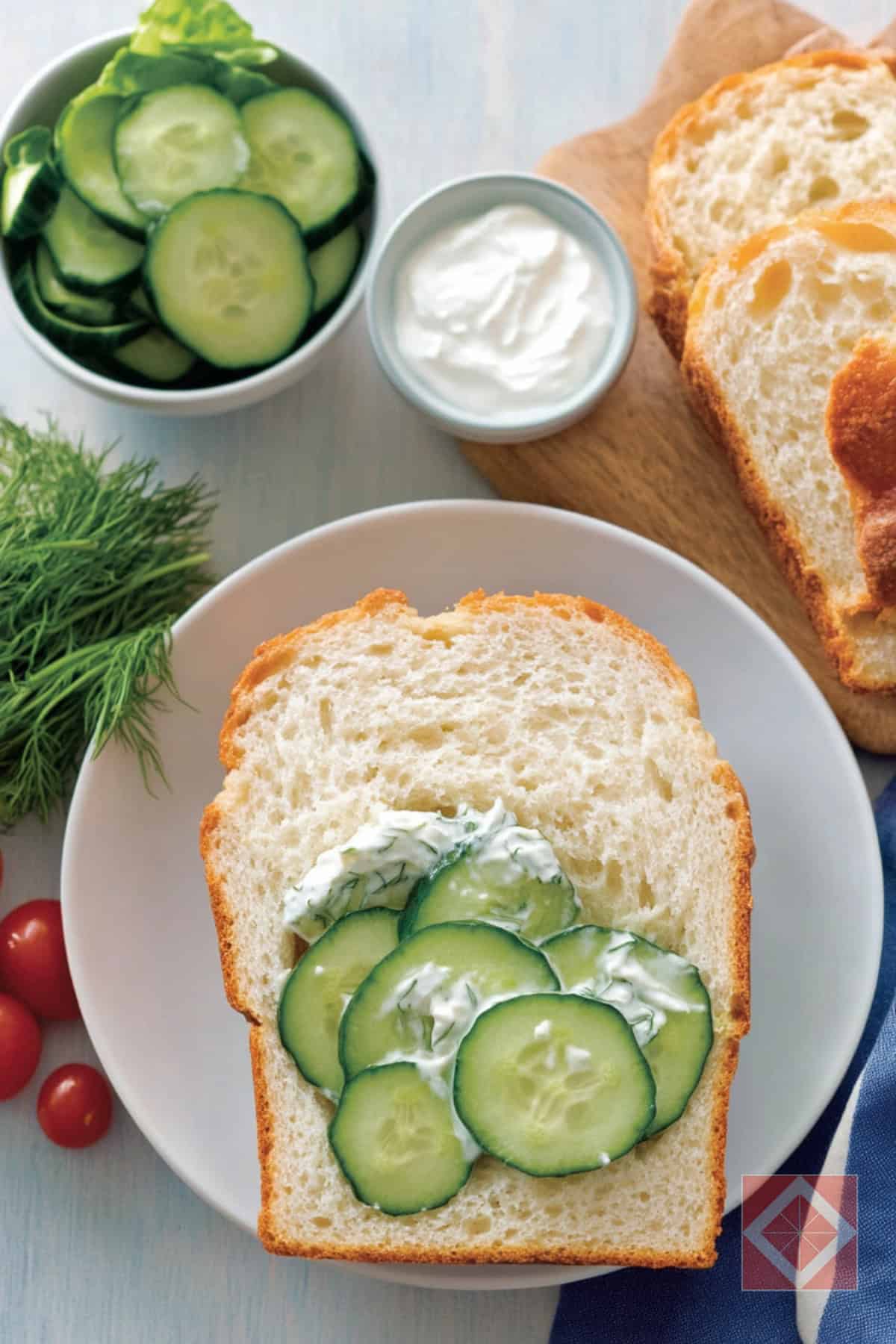 Cucumber Dill Tzatziki Bread (The One That Finally Made Sandwiches Interesting Again) 4 Cucumber Dill Tzatziki Bread (The One That Finally Made Sandwiches Interesting Again) - Cucumber Dill Tzatziki Bread pin 2 midia