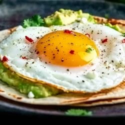 Feta Fried Eggs Recipe That Took TikTok by Storm 3 Feta Fried Eggs Recipe That Took TikTok by Storm - Feta Fried Eggs Wrap midia