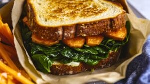 Garlicky Sweet Potato Spinach That Melts Just Right 1 Garlicky Sweet Potato Spinach That Melts Just Right - Garlicky Sweet Potato Spinach Sandwiches midia