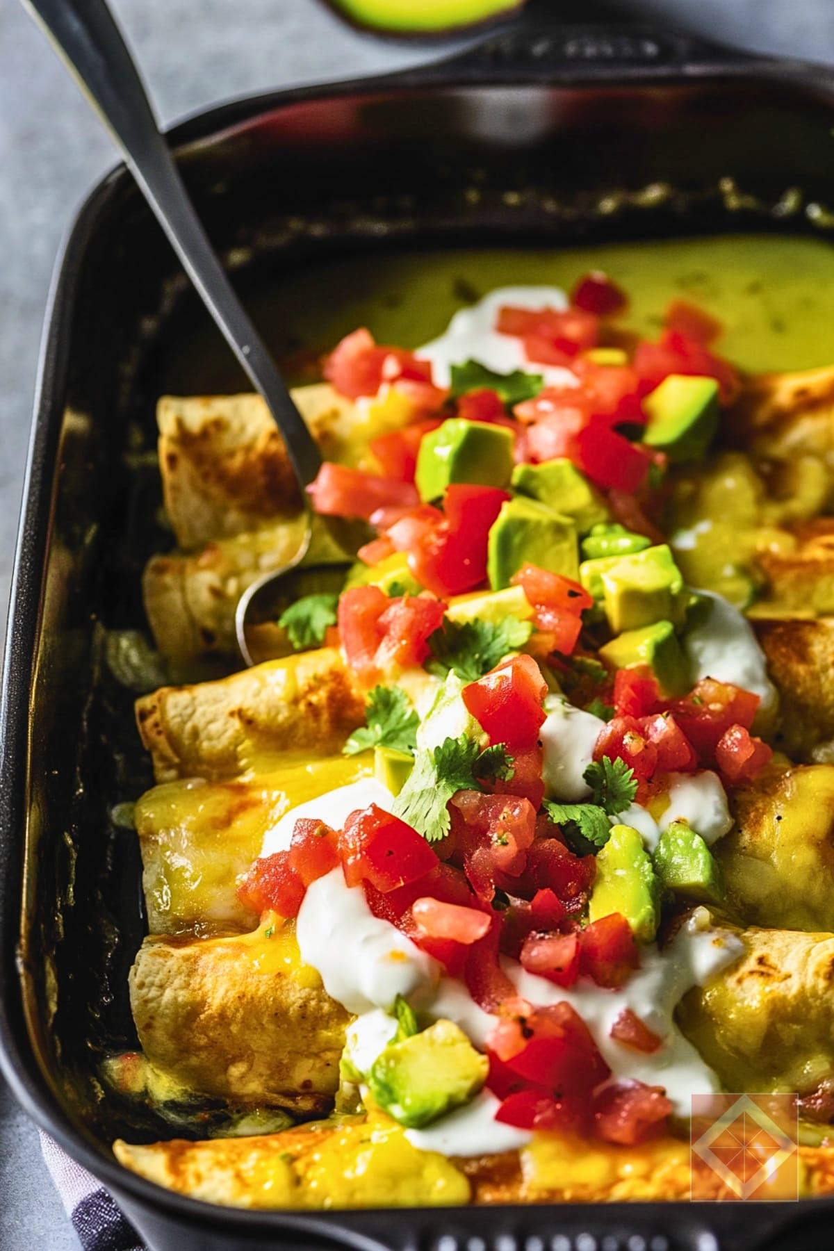 Healthy Chicken Enchiladas: Family-Approved Dinner 3 Healthy Chicken Enchiladas: Family-Approved Dinner - Green Chile Chicken Enchiladas pin 2 midia