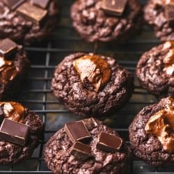 Crispy, Gooey, Perfect: These Cookies Do It All 5 Crispy, Gooey, Perfect: These Cookies Do It All - Healthy Fudge Cookies midia