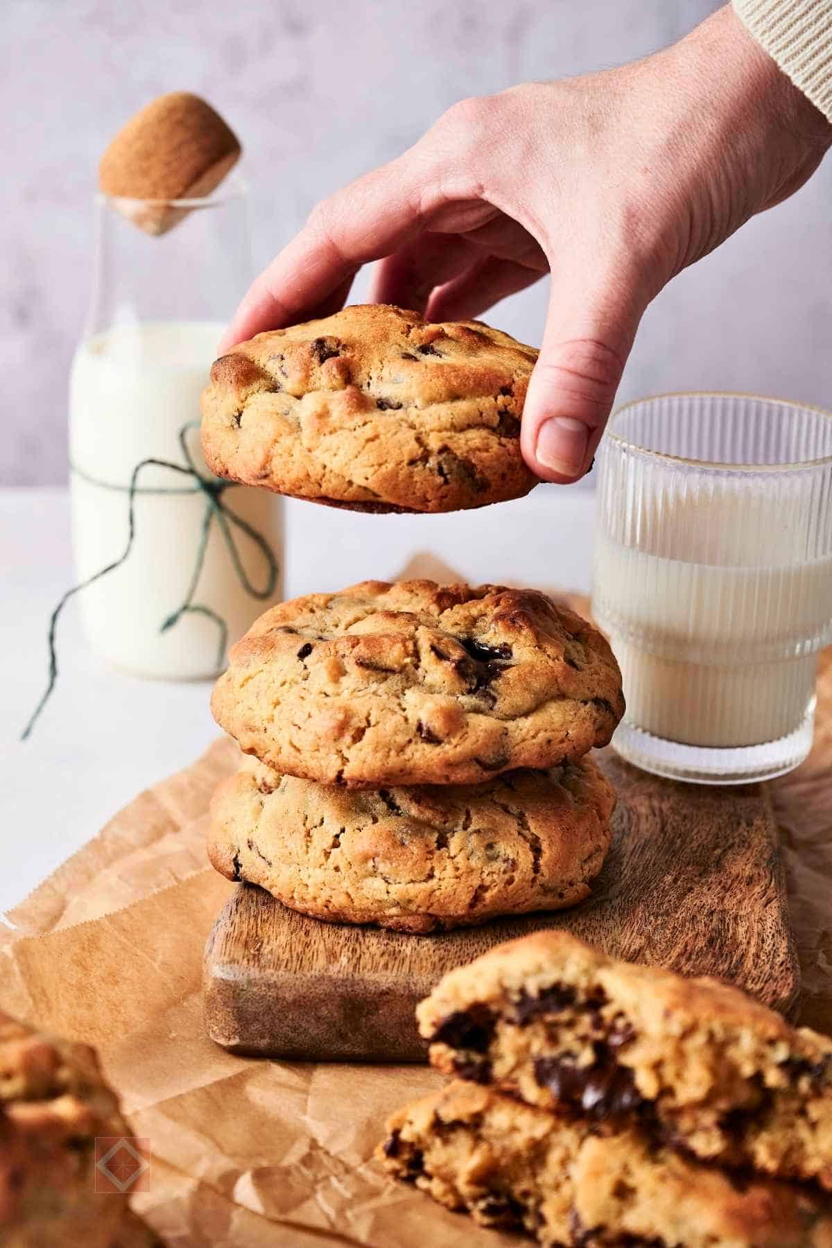 Levain-Style Cookies That Hit Just Like the NYC Original (But Easier) 3 Levain-Style Cookies That Hit Just Like the NYC Original (But Easier) - Levain Chocolate Chip Walnut Cookies 2