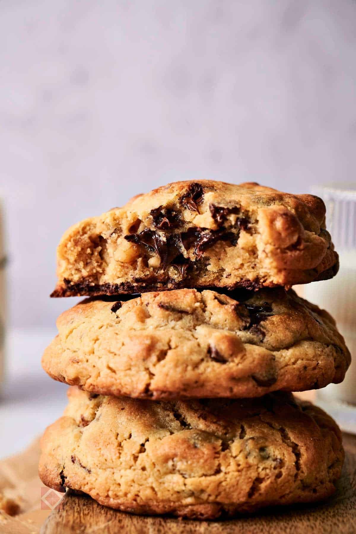 Levain-Style Cookies That Hit Just Like the NYC Original (But Easier) 4 Levain-Style Cookies That Hit Just Like the NYC Original (But Easier) - Levain Chocolate Chip Walnut Cookies 3