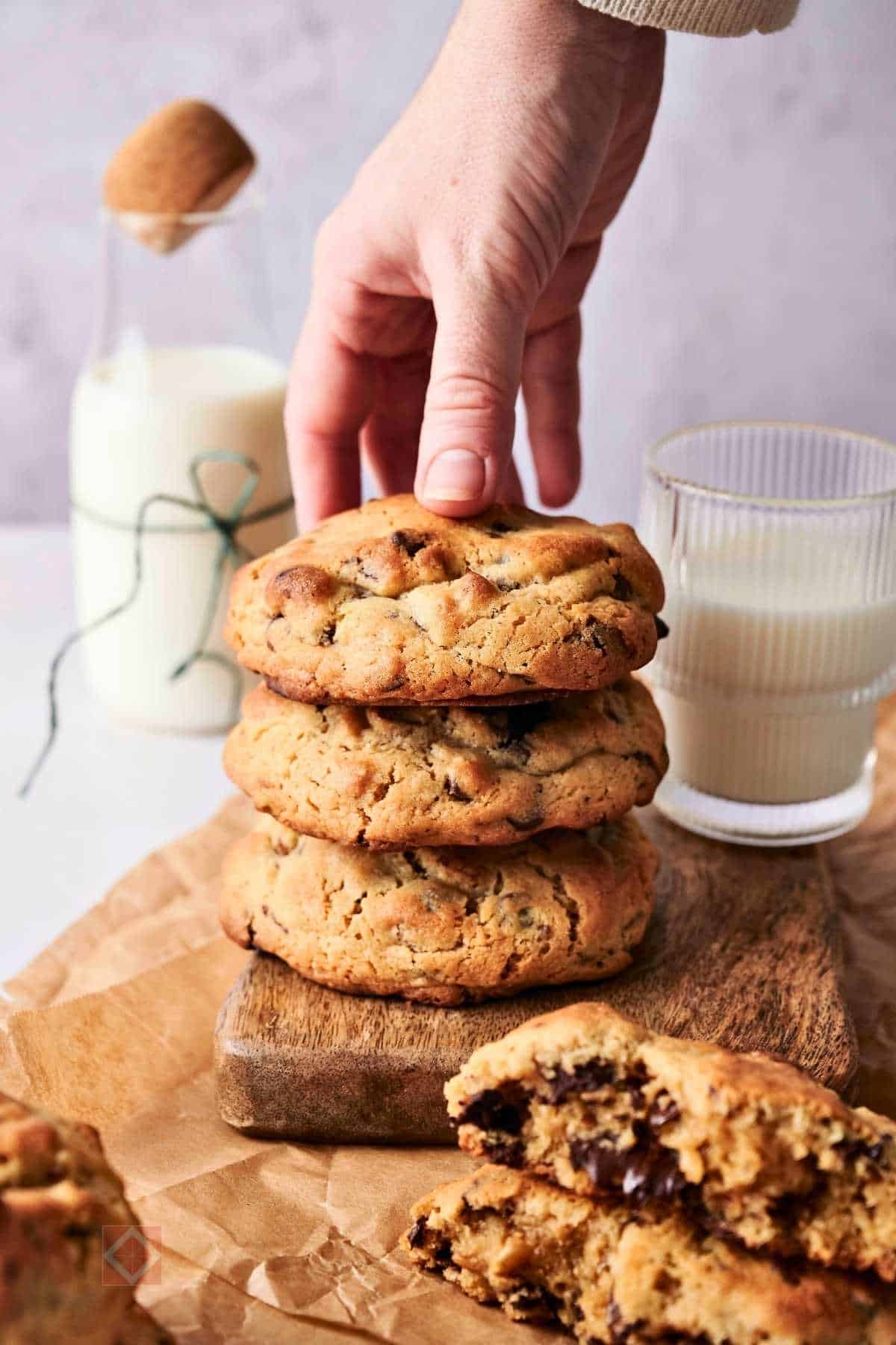 Levain-Style Cookies That Hit Just Like the NYC Original (But Easier) 2 Levain-Style Cookies That Hit Just Like the NYC Original (But Easier) - Levain Chocolate Chip Walnut Cookies