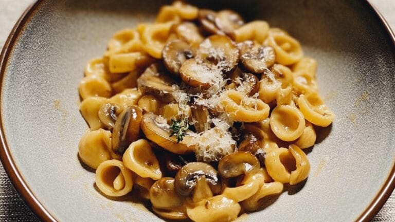 TikTok’s Coziest Recipe: One-Pot French Onion Pasta 2 TikTok’s Coziest Recipe: One-Pot French Onion Pasta - One Pot French Onion Pasta midia