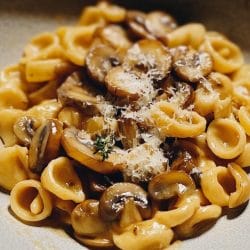 TikTok’s Coziest Recipe: One-Pot French Onion Pasta 5 TikTok’s Coziest Recipe: One-Pot French Onion Pasta - One Pot French Onion Pasta midia