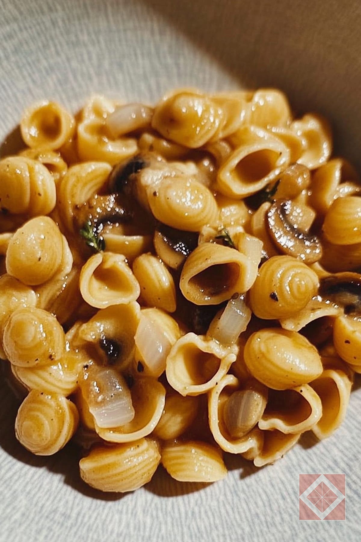 TikTok’s Coziest Recipe: One-Pot French Onion Pasta 3 TikTok’s Coziest Recipe: One-Pot French Onion Pasta - One Pot French Onion Pasta pin 1 midia