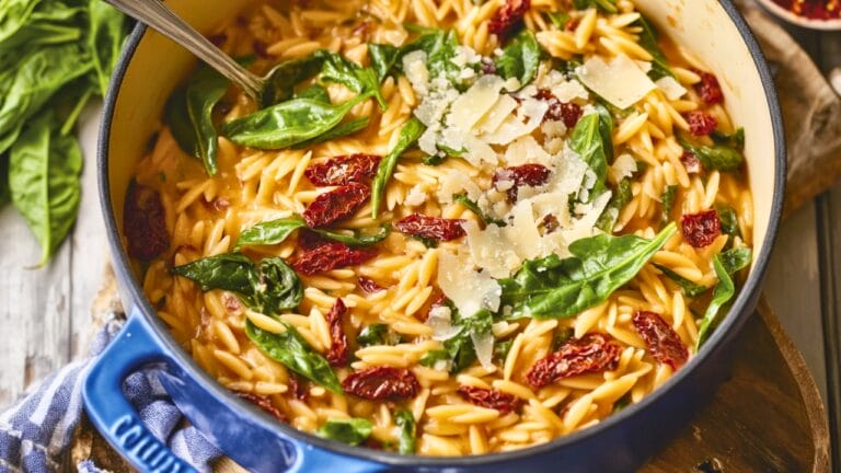 Easy & Healthy Spinach Orzo Recipe Everyone Can Enjoy 2 Easy & Healthy Spinach Orzo Recipe Everyone Can Enjoy - One Pot Sun Dried Tomato Orzo with Spinach midia