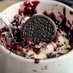 Quick Oreo Recipe That Went Viral on Tiktok 5 Quick Oreo Recipe That Went Viral on Tiktok - Oreo mug cake midia