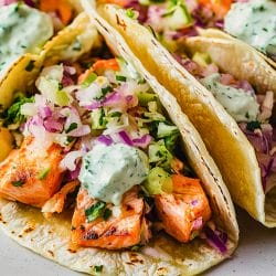 Fish Taco Recipe for Two That Actually Satisfy 5 Fish Taco Recipe for Two That Actually Satisfy - Salmon Tacos with Cabbage Slaw Lime Crema midia
