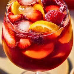 Girls’ Night Sangria: Pretty, Pink, & Irresistible 5 Girls’ Night Sangria: Pretty, Pink, & Irresistible - Sangria midia