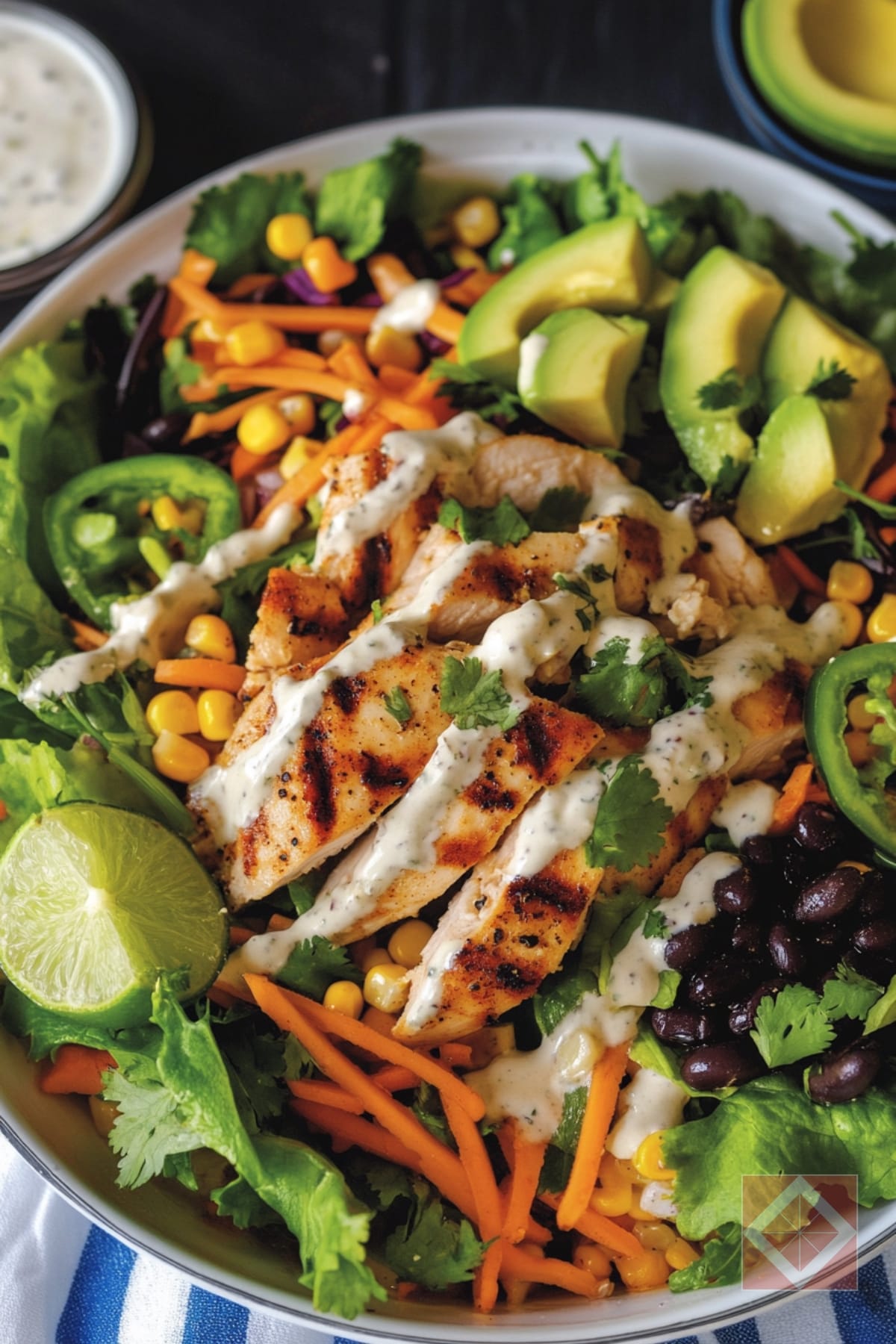 Santa Fe Salad Recipe That’s Fast, Healthy, & Filling 3 Santa Fe Salad Recipe That’s Fast, Healthy, & Filling - Santa Fe Grilled Chicken Salad pin 1 midia