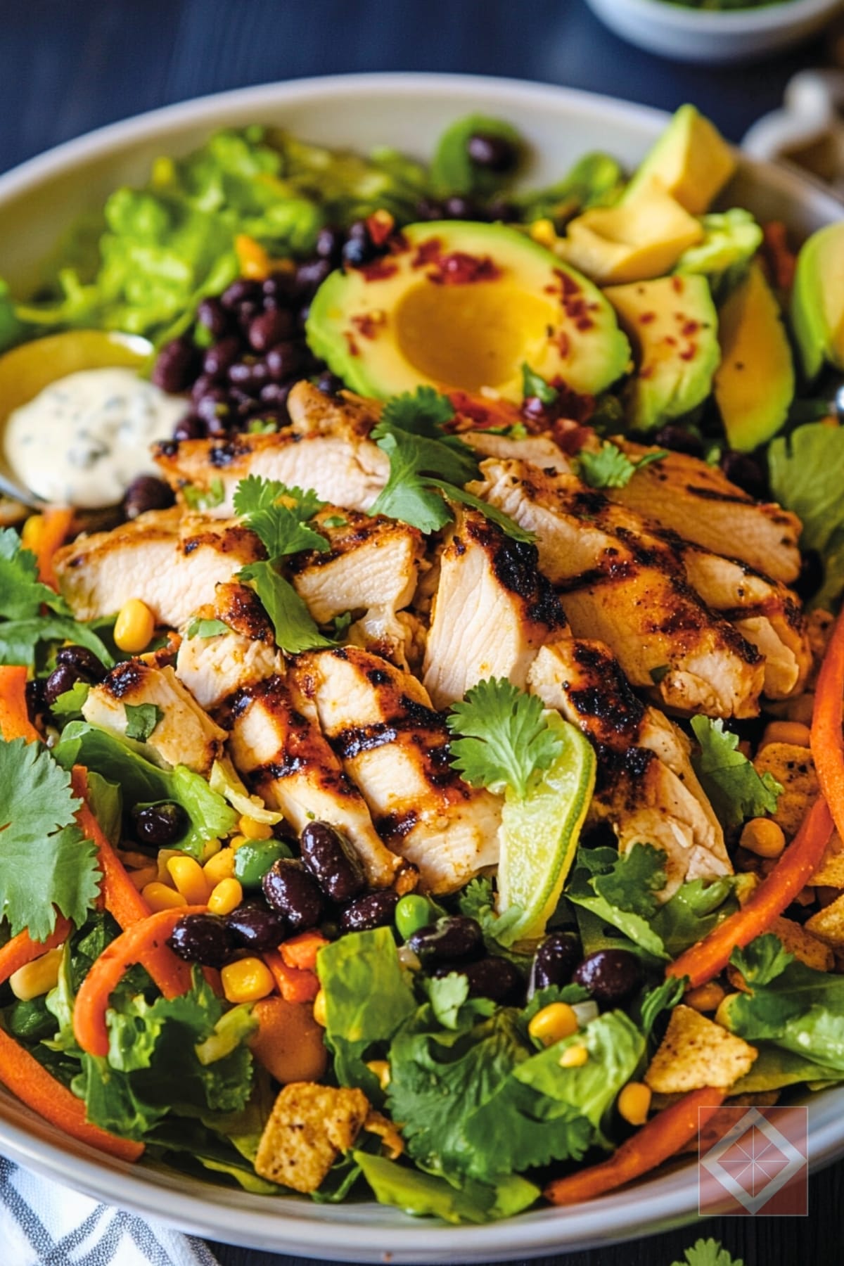 Santa Fe Salad Recipe That’s Fast, Healthy, & Filling 4 Santa Fe Salad Recipe That’s Fast, Healthy, & Filling - Santa Fe Grilled Chicken Salad pin 2 midia
