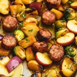 Fall in a Pan: Sausages, Apples, & Crisp Veggies 4 Fall in a Pan: Sausages, Apples, & Crisp Veggies - Sheet Pan Sausages with Apples Fall Vegetables midia