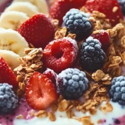 Cottage Cheese Smoothie Bowl That Tastes Like a Treat (But Works Like Breakfast) 5 Cottage Cheese Smoothie Bowl That Tastes Like a Treat (But Works Like Breakfast) - Smoothie Bowls with Cottage Cheese midia