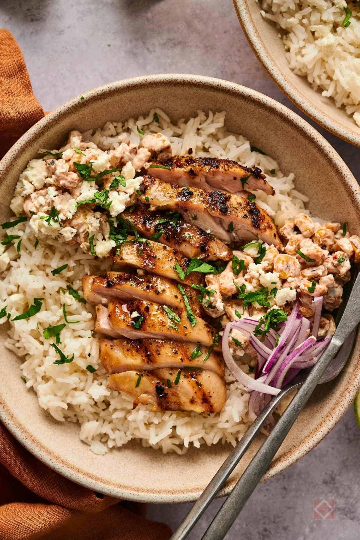 Street Corn Meets Chicken Bowl in This Ridiculously Good Recipe 5 Street Corn Meets Chicken Bowl in This Ridiculously Good Recipe - Street Corn Chicken Rice Bowl 13