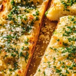 Supreme Garlic Bread: Crunchy, Buttery Upgrade 5 Supreme Garlic Bread: Crunchy, Buttery Upgrade - Supreme Garlic Bread midia