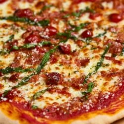 A Crisp-Crusted Pizza That’s Built for Two 5 A Crisp-Crusted Pizza That’s Built for Two - Thin Crust Pizza midia