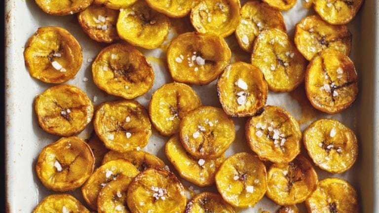 Healthy Plantain Chips Recipe—Crispy Without Frying 7 Healthy Plantain Chips Recipe—Crispy Without Frying - Tostones Recipe Crispy Baked Plantain Chips midia