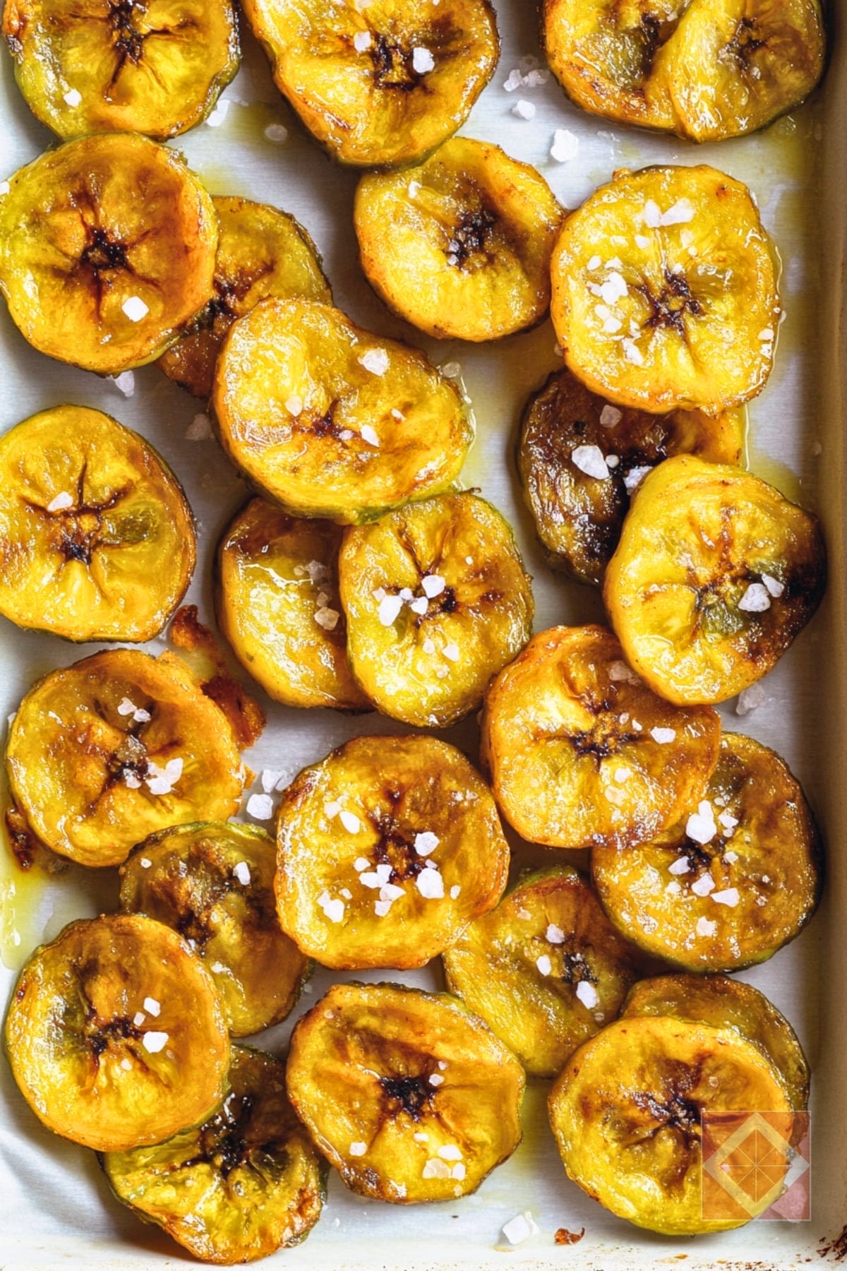 Healthy Plantain Chips Recipe—Crispy Without Frying 2 Healthy Plantain Chips Recipe—Crispy Without Frying - Tostones Recipe Crispy Baked Plantain Chips pin 1 midia