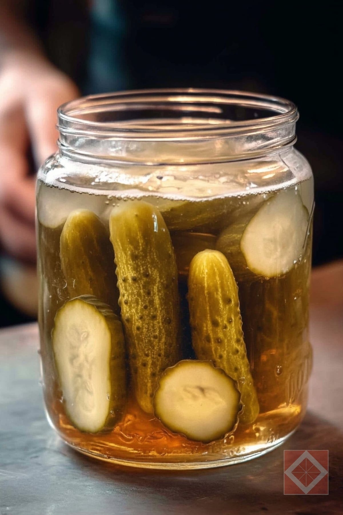 The TikTok Recipe Turning Pickles Into a Party Hit with Whiskey 2 The TikTok Recipe Turning Pickles Into a Party Hit with Whiskey - Whiskey Pickles pin 1 midia
