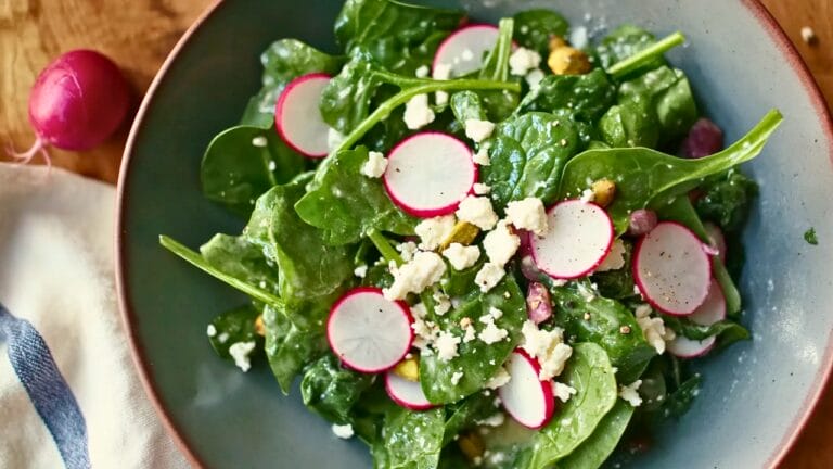 Warm Spinach & Radish Salad That's Perfect for Two 9 Warm Spinach & Radish Salad That's Perfect for Two - Wilted Spinach Salad with Radishes Feta Pistachios midia