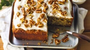 Zucchini + Cake = Dessert Magic You Need to Taste to Believe 1 Zucchini + Cake = Dessert Magic You Need to Taste to Believe - Zucchini Snack Cake midia