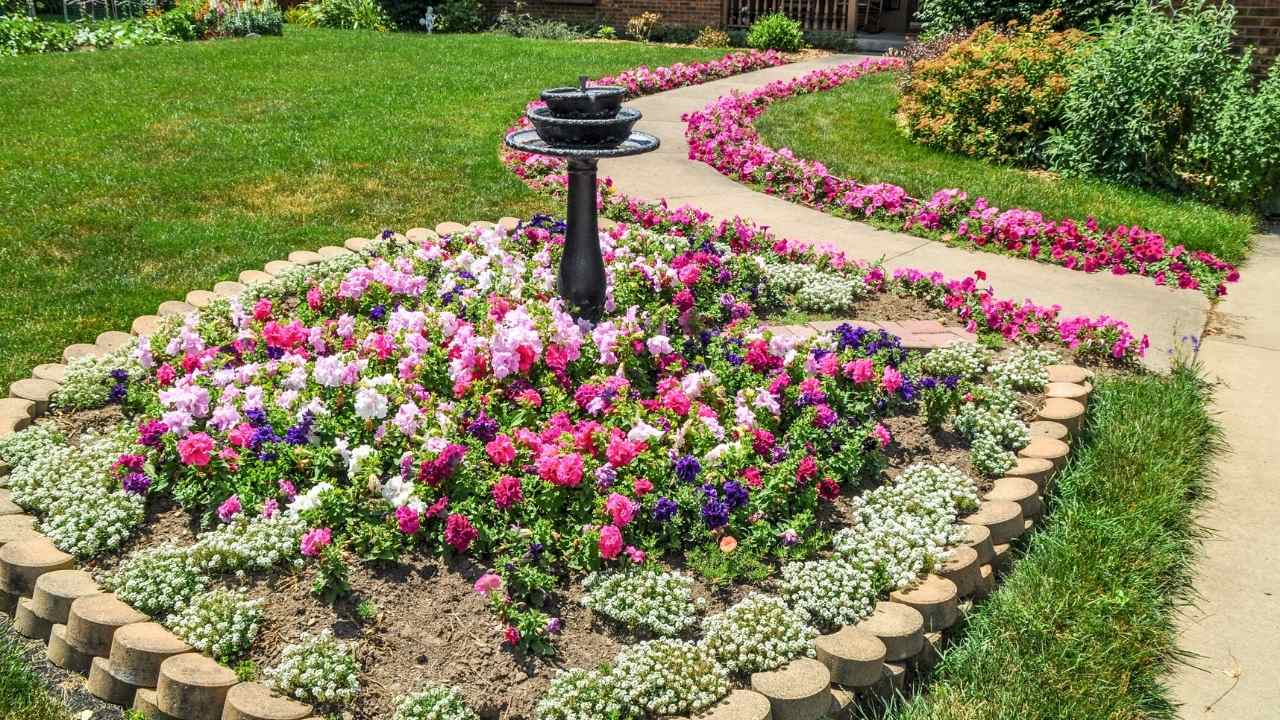 43 Beautiful Flower Bed Ideas to Try in Front of Your House 15 43 Beautiful Flower Bed Ideas to Try in Front of Your House - front yard flower bed idea ss dnoh 4 23 25 15