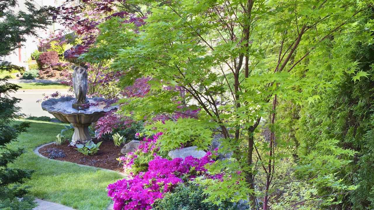 43 Beautiful Flower Bed Ideas to Try in Front of Your House 36 43 Beautiful Flower Bed Ideas to Try in Front of Your House - front yard flower bed idea ss dnoh 4 23 25 36