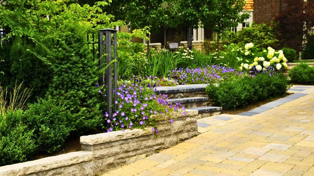 43 Beautiful Flower Bed Ideas to Try in Front of Your House 39 43 Beautiful Flower Bed Ideas to Try in Front of Your House - front yard flower bed idea ss dnoh 4 23 25 44