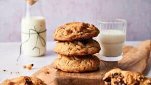 Levain-Style Cookies That Hit Just Like the NYC Original (But Easier) 1 Levain-Style Cookies That Hit Just Like the NYC Original (But Easier) - levain chocolate chip cookies