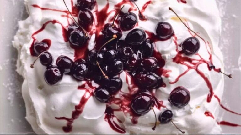 Black Forest Pavlova: A Dreamy Dessert Recipe to Try 7 Black Forest Pavlova: A Dreamy Dessert Recipe to Try - Black Forest Pavlova midia
